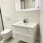 Duesseldorf Messe And Airport, 2-Bedroom Duplex Apartment With Kitchen And Garden