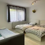 Düsseldorf Messe&Airport, 2-bedroom duplex Apartment with Kitchen&Garden