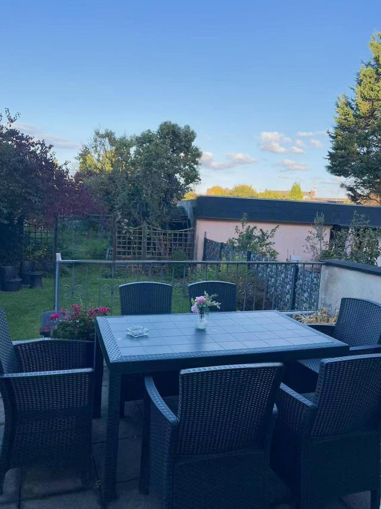 Messe And Airport, 2-bedroom Duplex With Kitchen And Garden *